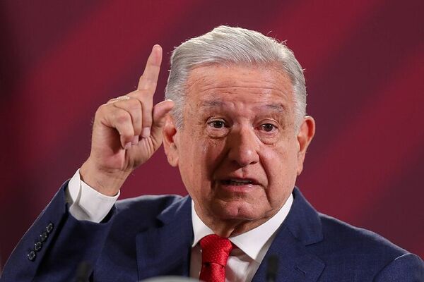 AMLO acusa nueva “campaña” mediática de Afores y adversarios contra su reforma a pensiones