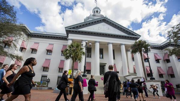 Entra en vigor en Florida la prohibición del aborto a las seis semanas de embarazo