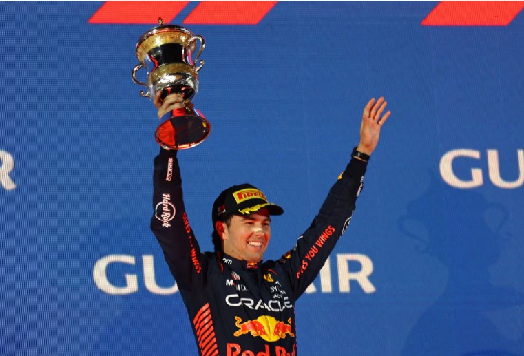Checo Pérez llega segundo en GP de Japón.
