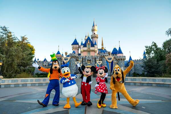 Intérpretes de personajes en Disneyland presentan solicitud para formar sindicato en EU
