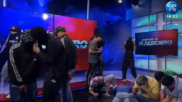 A juicio 12 acusados de terrorismo por irrupción armada en canal de televisión de Ecuador