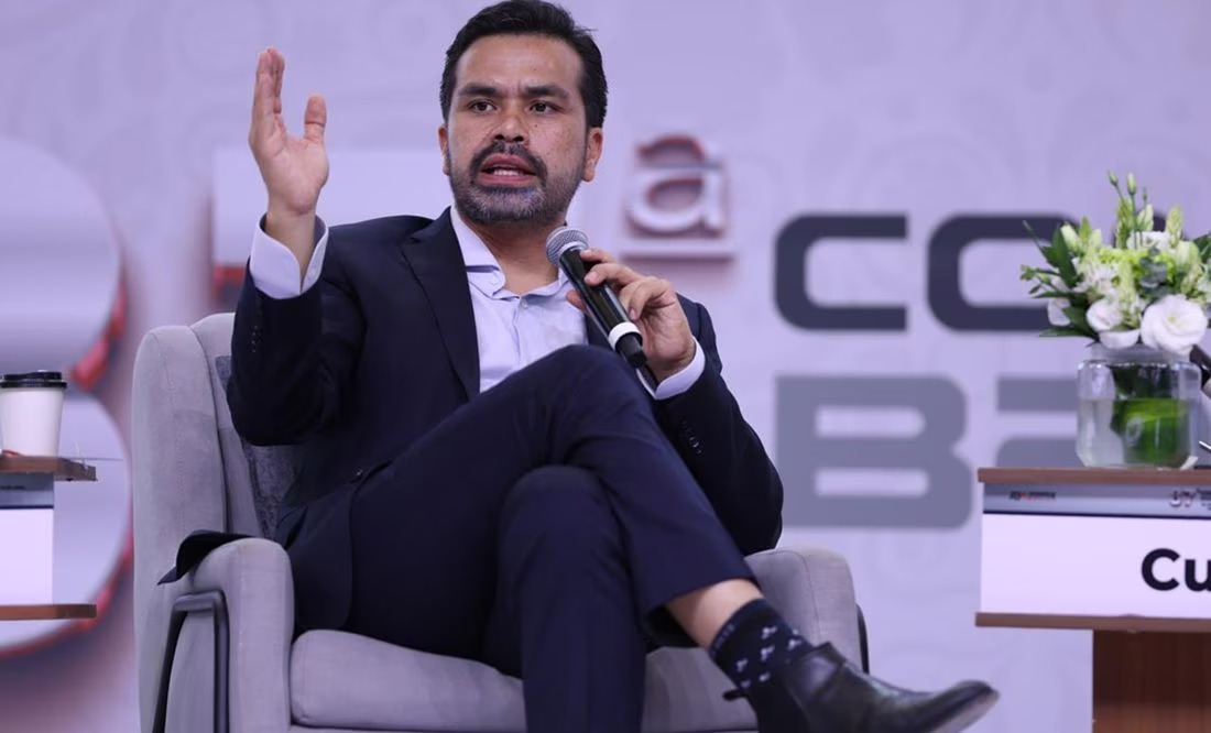 Álvarez Máynez rechaza declinar por Xóchitl Gálvez