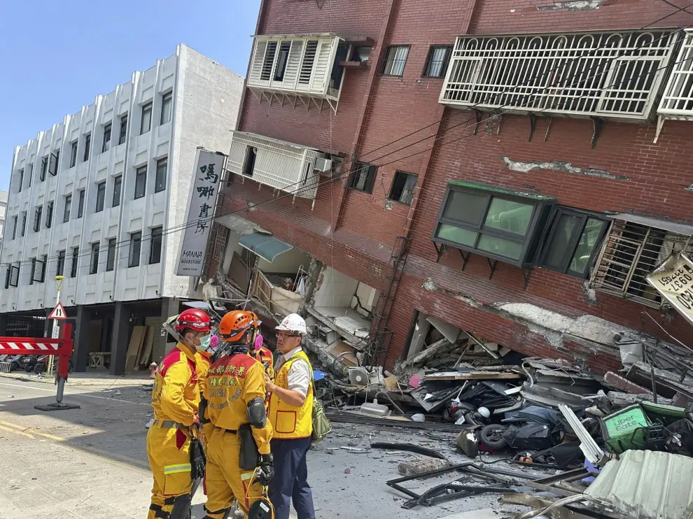 Terremoto de 7.41 Taiwan deja muertos y colapsa Isla Tortuga