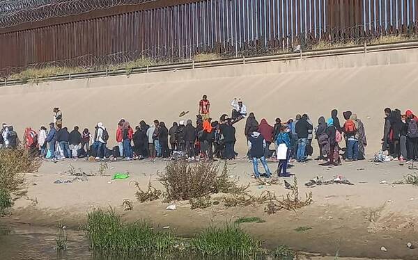 Crece el miedo de los migrantes al crimen organizado tras masacre en Chihuahua