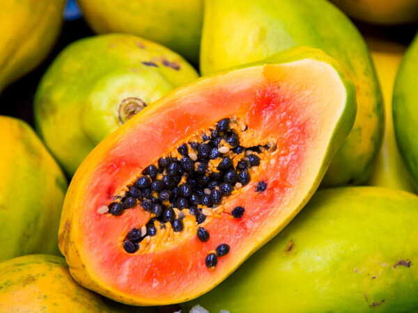 ¿Qué enfermedades ayuda a prevenir la papaya?