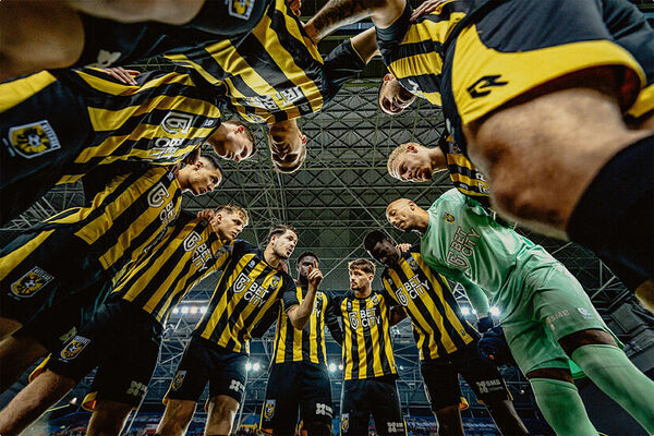 Futbolistas del Vitesse donan sus sueldos para salvar al club