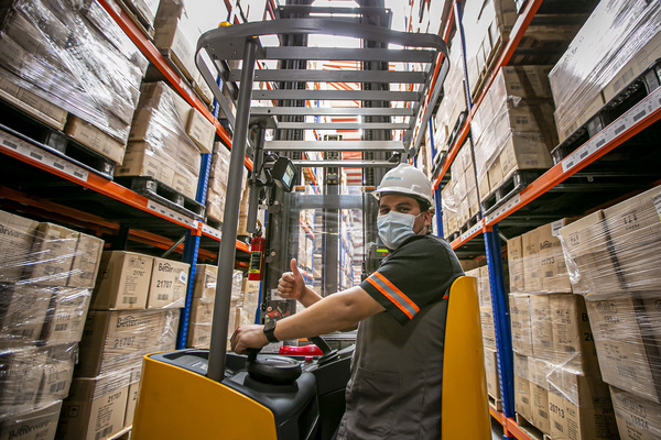 México crea 84,857 empleos formales en abril y suma casi 350,000 en el año