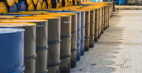 Biden libera un millón de barriles de gasolina para bajar los precios antes de elecciones