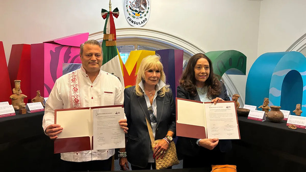 Familia en EE.UU. devuelve 22 piezas arqueológicas a México