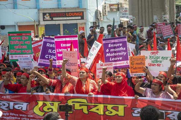 Manifestaciones, denuncias y vacaciones marcan el Día del Trabajo en Asia