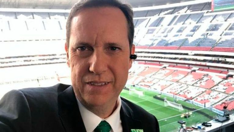 Fallece Paco Villa considerado una leyenda del micrófono deportivo