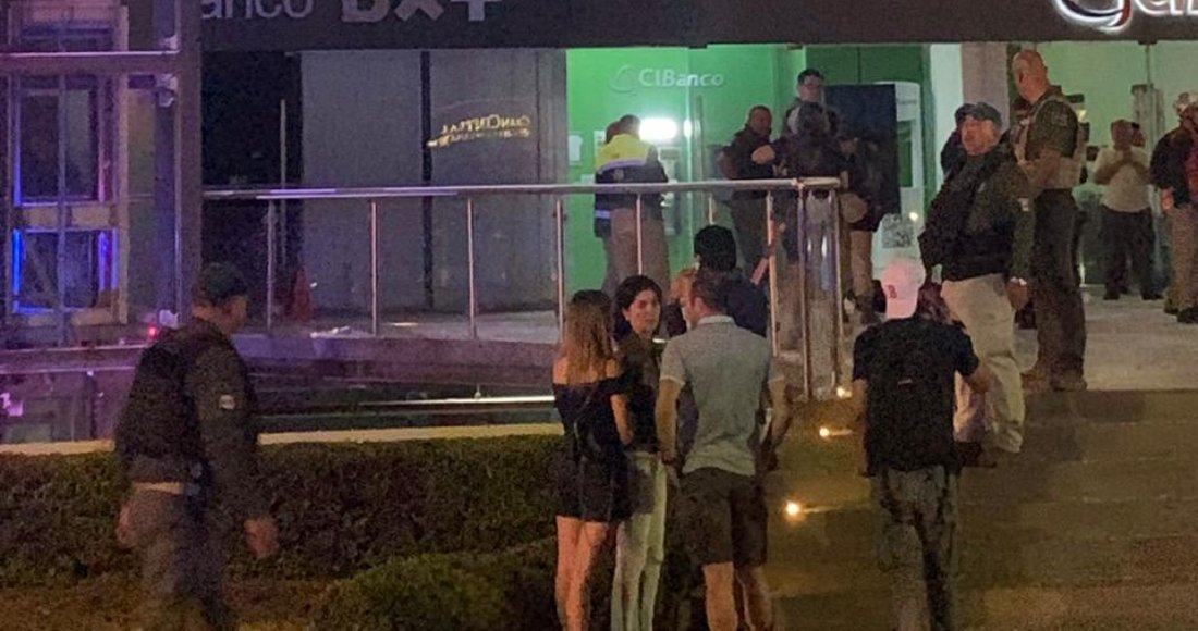 3 mu3rtos y 16 heridos por colapso de barrera de cristal en antro en San Luis Potosí