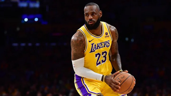 LeBron James renueva con los Lakers por una cantidad millonaria