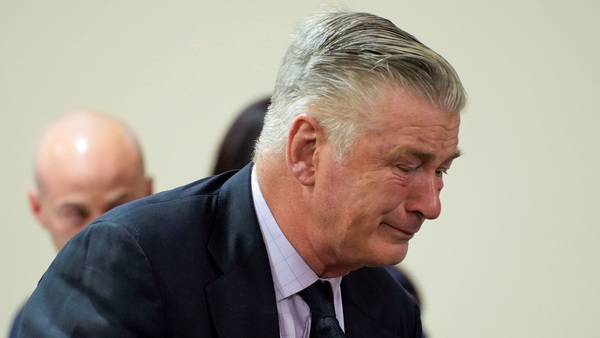 Anulan juicio de Alec Baldwin por homicidio involuntario