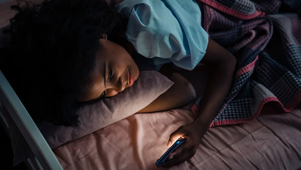 Dormirte tarde podría tener consecuencias en tu salud mental