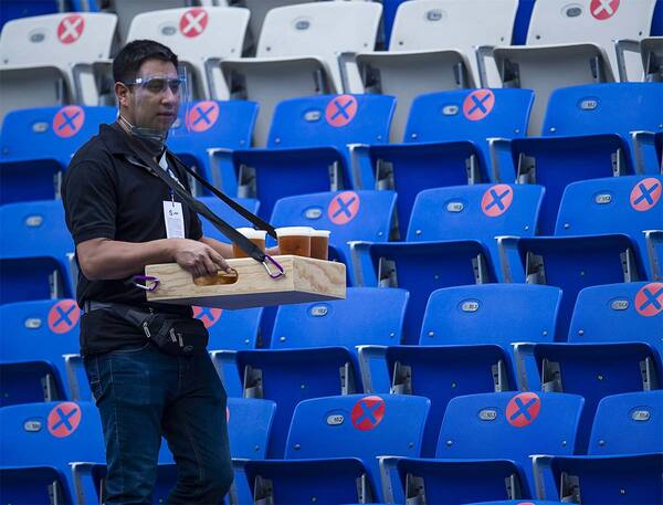 ONG pide regular venta de alcohol en estadios de México tras muerte de aficionado