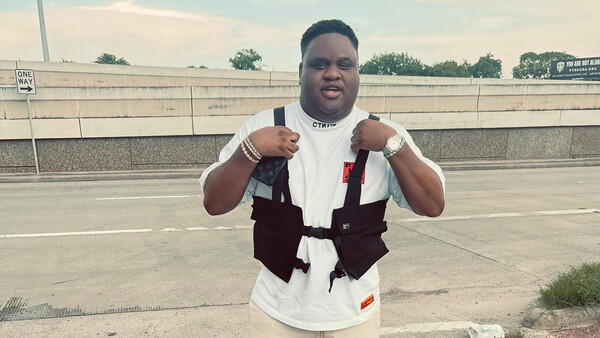 Condenan a hombre que estafó casi 3 mdd haciéndose pasar por Justin Bieber y otros famosos