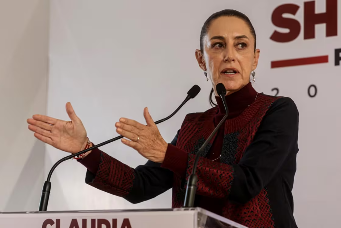 ❝Adversarios políticos❞ piden al INE violar la ley, dice Sheinbaum