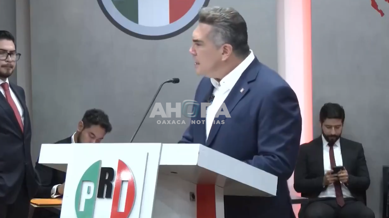 Quienes traicionaron al PRI son lacayos del Gobierno: Alito Moreno