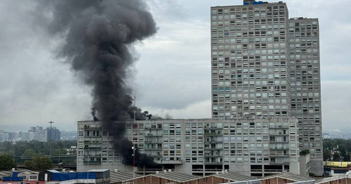 Incendio en complejo habitacional de Azcapotzalco