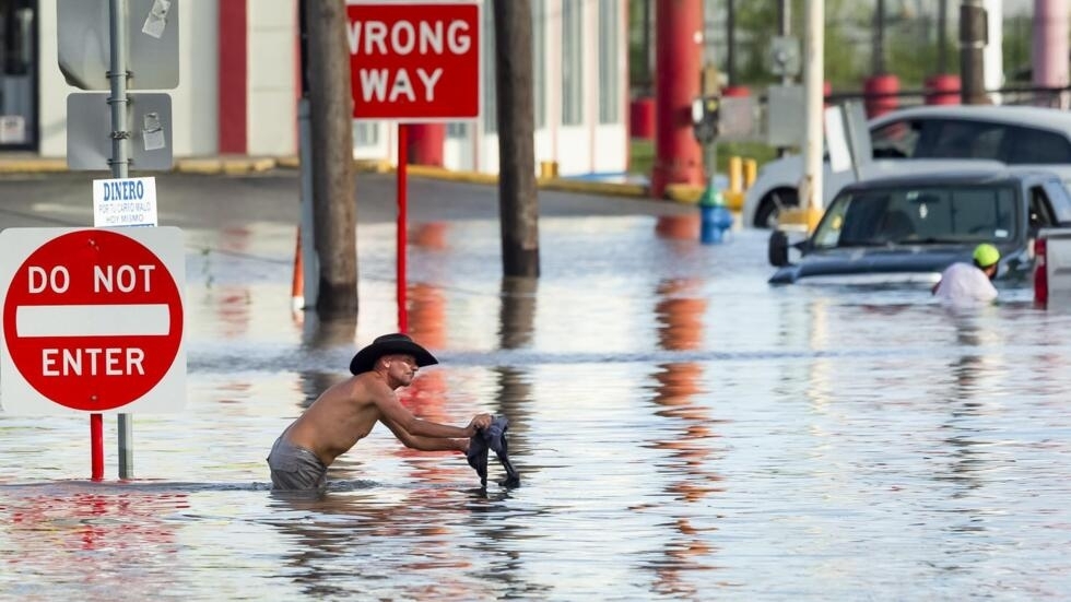 Ocho muertos por huracán Beryl en EU