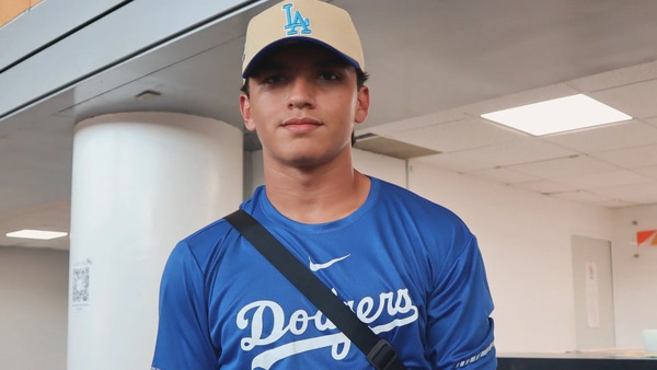 Ezequiel Rivera, promesa del béisbol mexicano, firma con los Dodgers