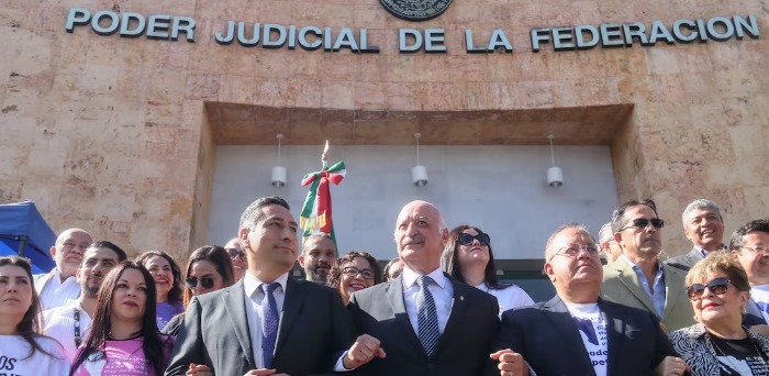 El presidente Andrés Manuel López Obrador pide a los trabajadores del Poder Judicial recapacitar