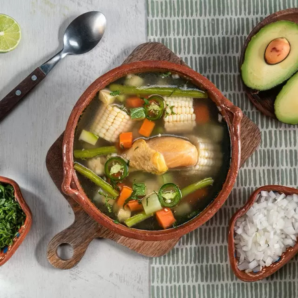 Estas son las propiedades curativas del caldo de pollo