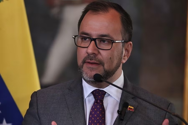 Canciller de Venezuela tilda de títeres de EU a varios Gobiernos de Sudamérica