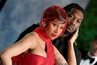 Cardi B anuncia divorcio y embarazo al mismo tiempo