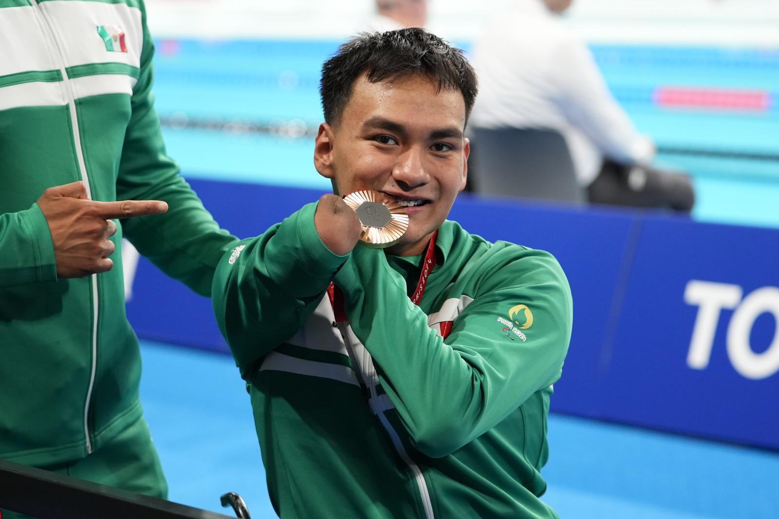 ¡Otra medalla para México! Ángel Camacho ganó bronce en para natación en París 2024