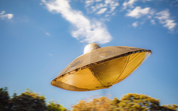 Alertan por avistamiento masivo de ovnis en California, Estados Unidos