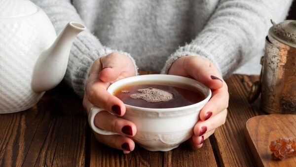 ¿Cuál es la “infusión de la felicidad”, bebida natural que reduce el estrés?