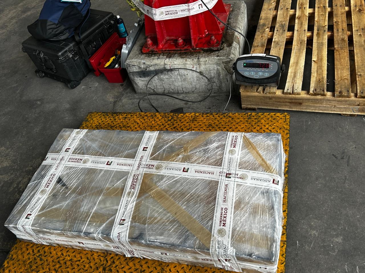 Interceptan en el AICM 72 Kilos de Metanfetamina con destino a Sudáfrica