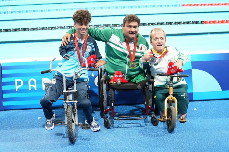 Superando adversidades, Arnulfo Castorena conquista el Oro en París 2024