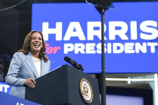 Campaña de Kamala Harris anuncia gira por estados indecisos