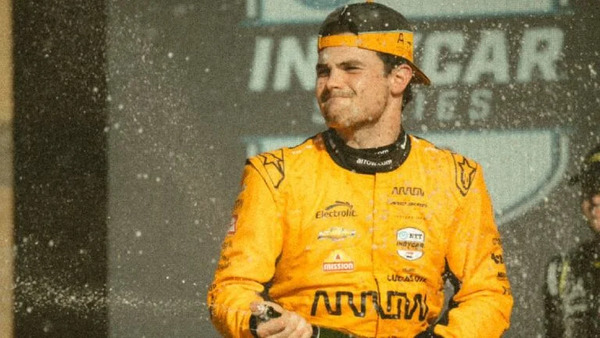 Pato O’Ward cerró la temporada 2024 con un segundo lugar en Nashville