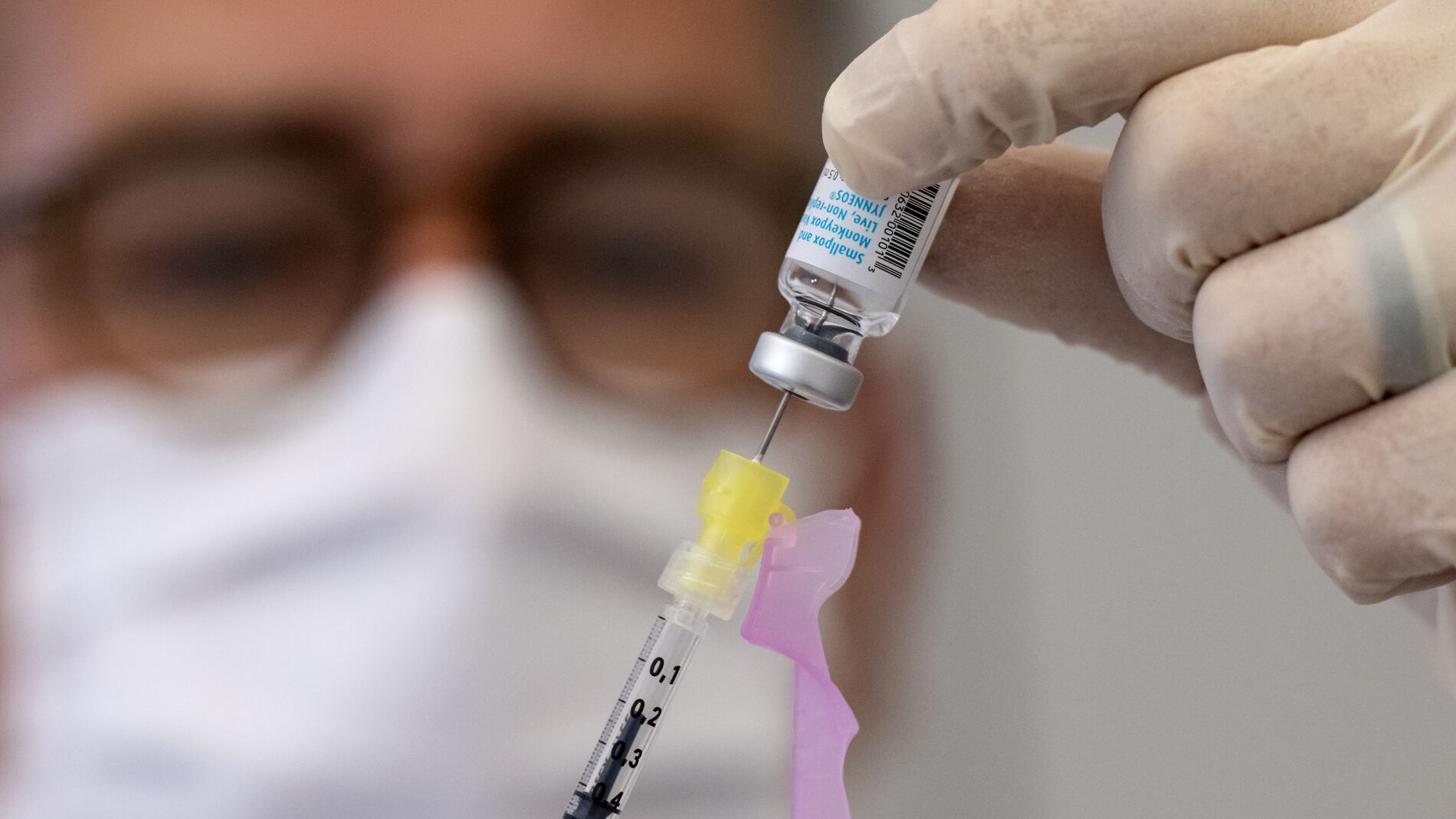 Recibe cofepris trámite de registro sanitario para vacuna contra mpox