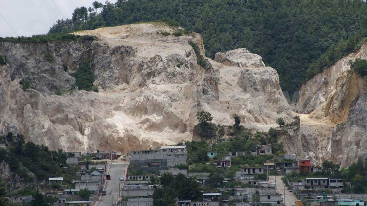 Extracción de material pétreo afecta a los cerros de San Cristóbal