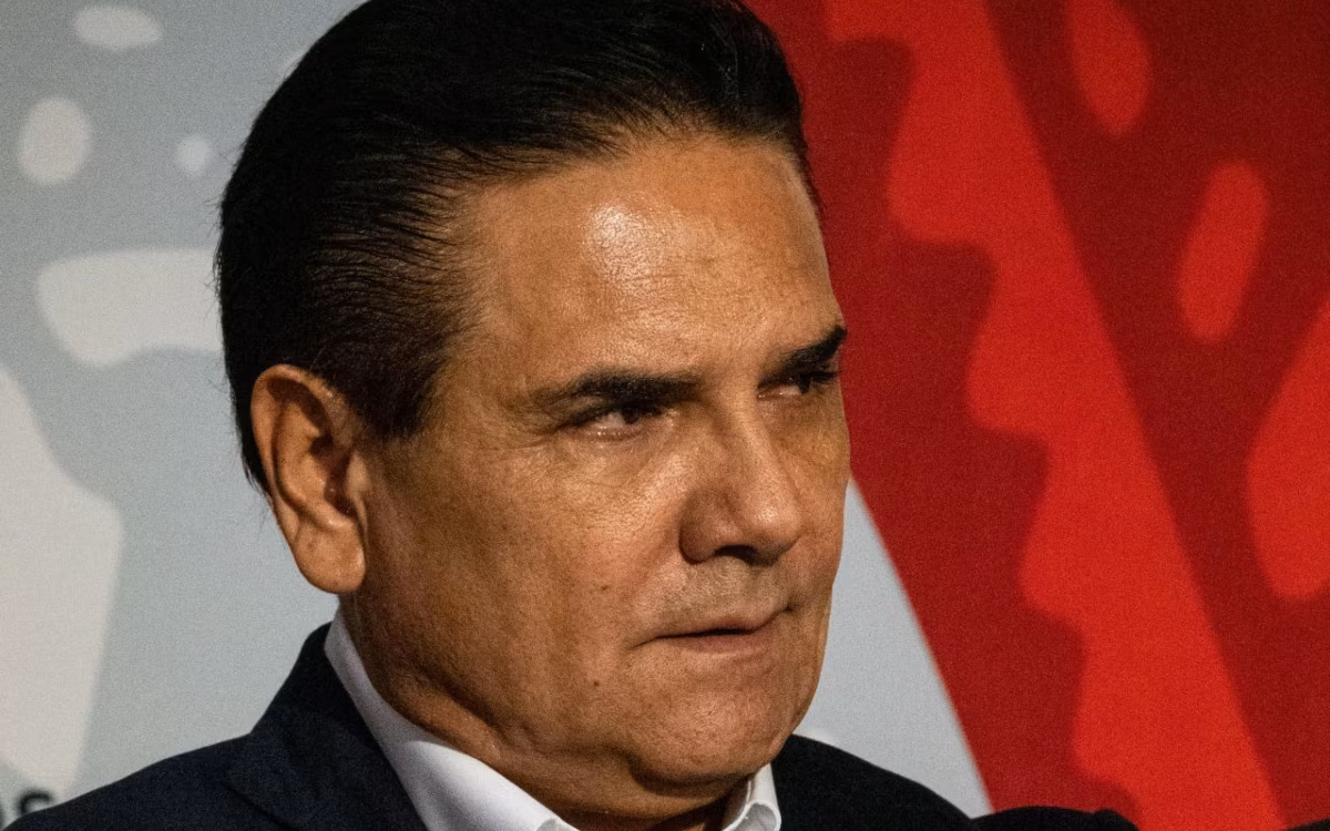 ¡Silvano Aureoles es buscado por la Interpol! Ramírez Bedolla confirma ficha roja