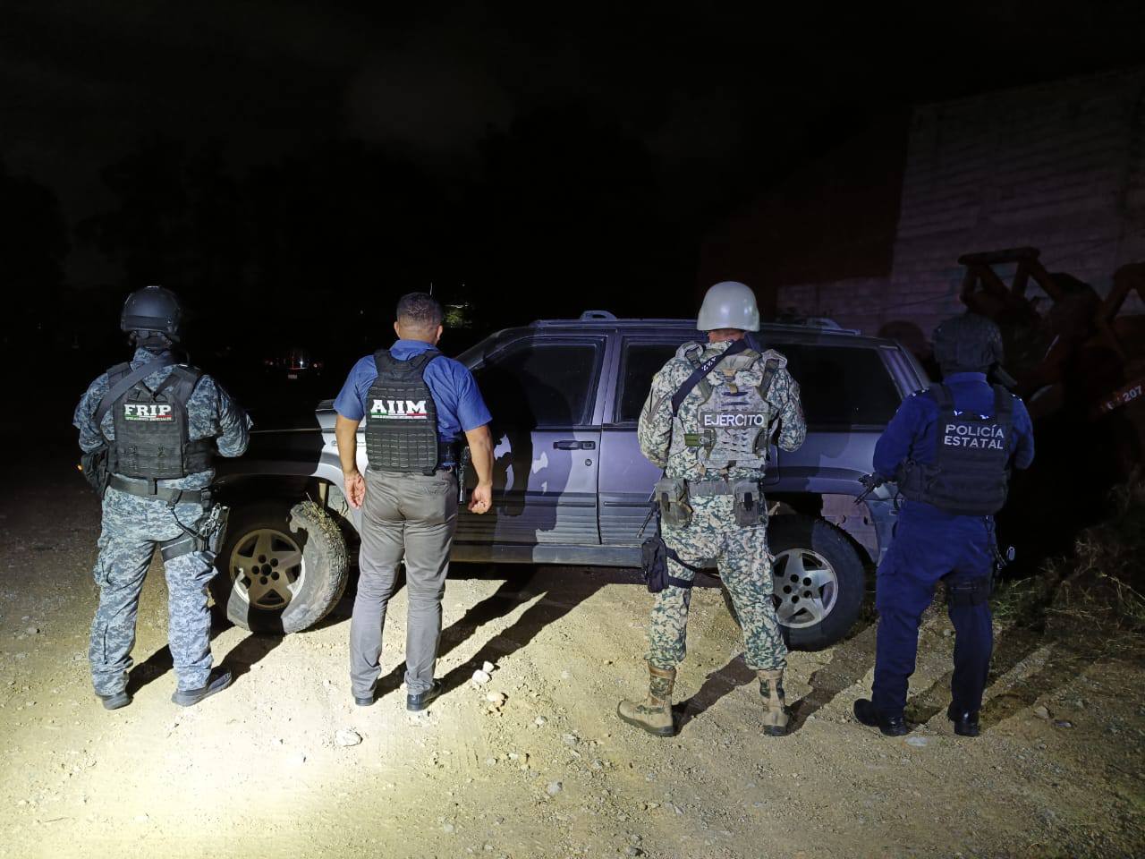 Operativo interinstitucional asegura autos blindados e indicios balísticos en Frontera Comalapa