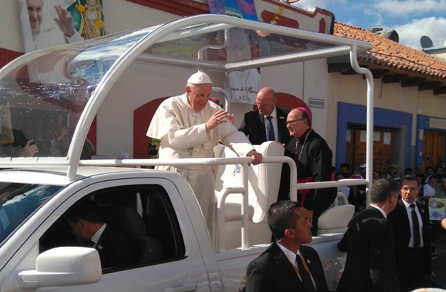 Campanas de luto en templos de Chiapas por fallecimiento del Papa Francisco