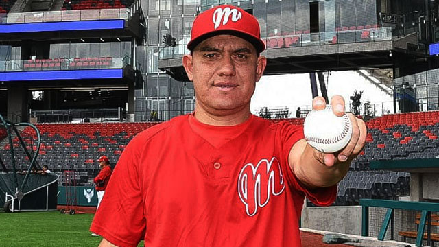 Se va una leyenda: El pitcher Arturo López anuncia su retiro entre lágrimas