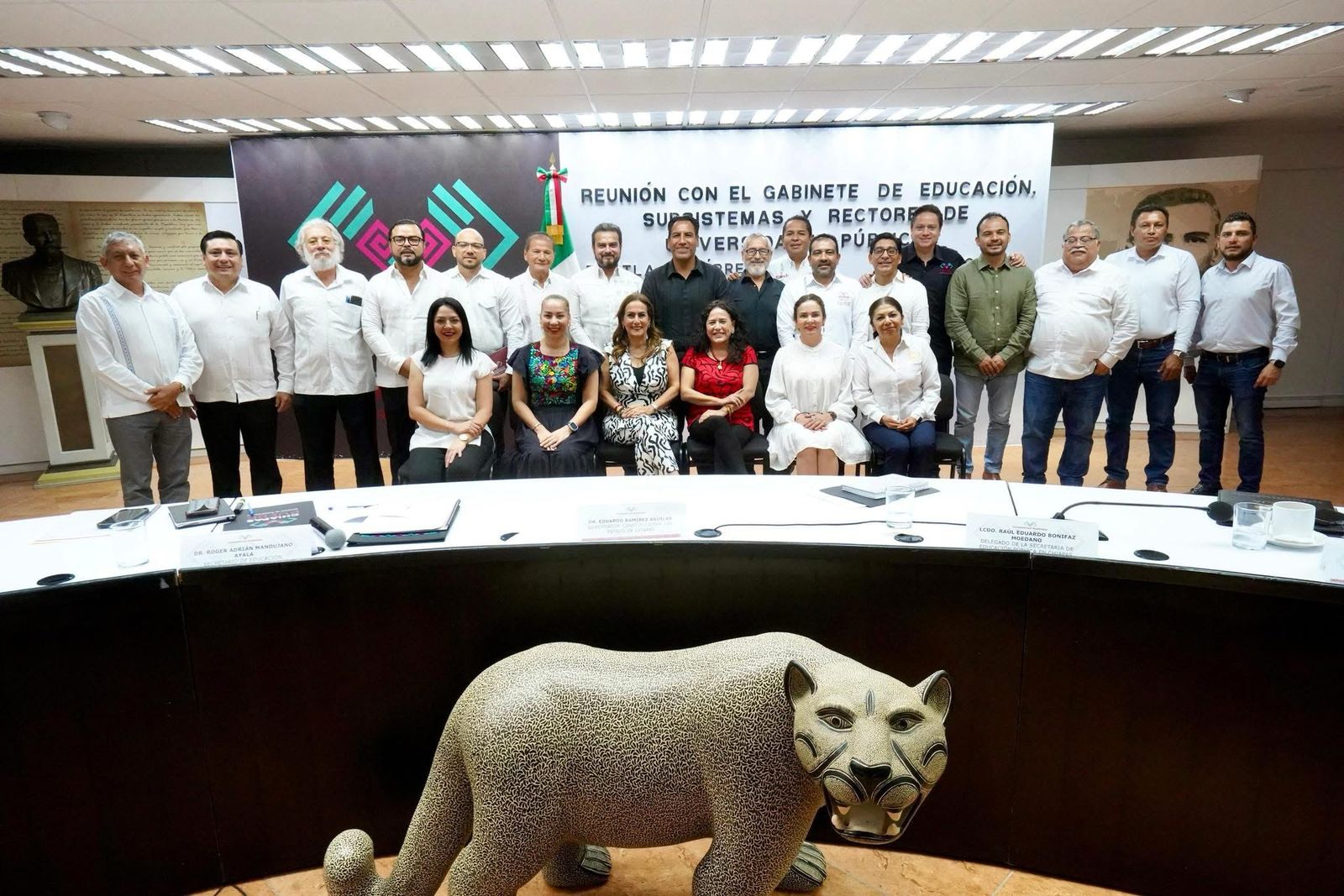 Nadie debe quedarse sin la oportunidad de aprender a leer y escribir: Eduardo Ramírez