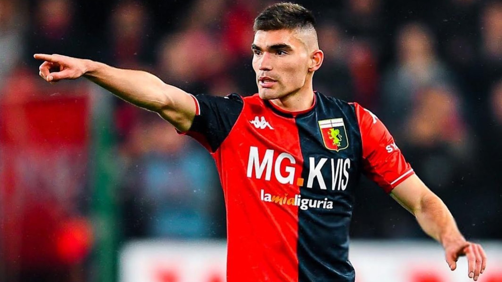 El mexicano Johan Vásquez gana premio al mejor jugador de la temporada del Genoa en Italia