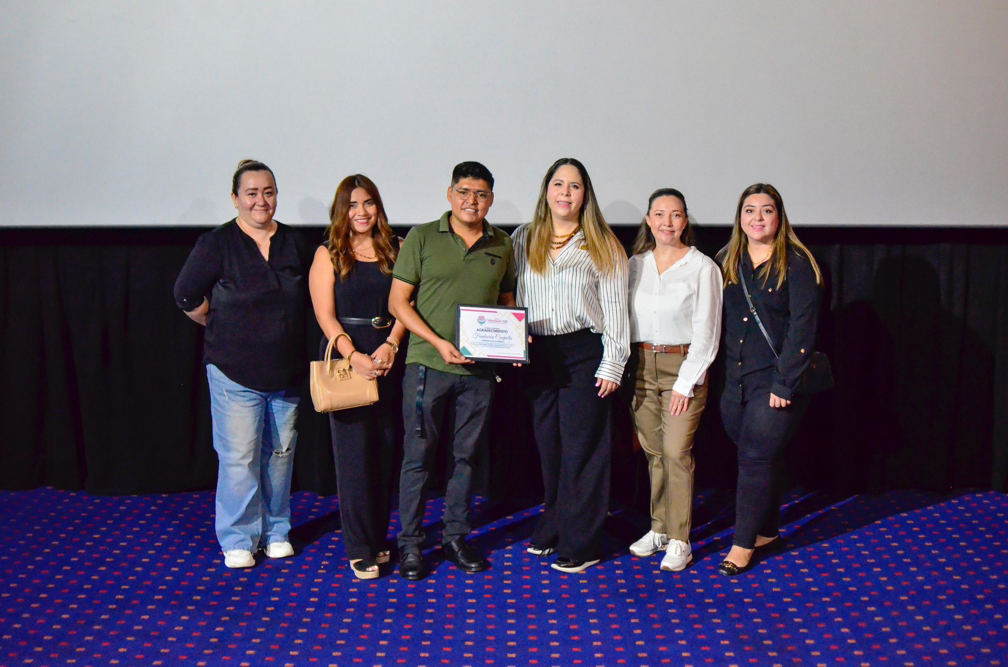 Voluntariado del Poder Judicial y Fundación Cinépolis suman sonrisas con función especial