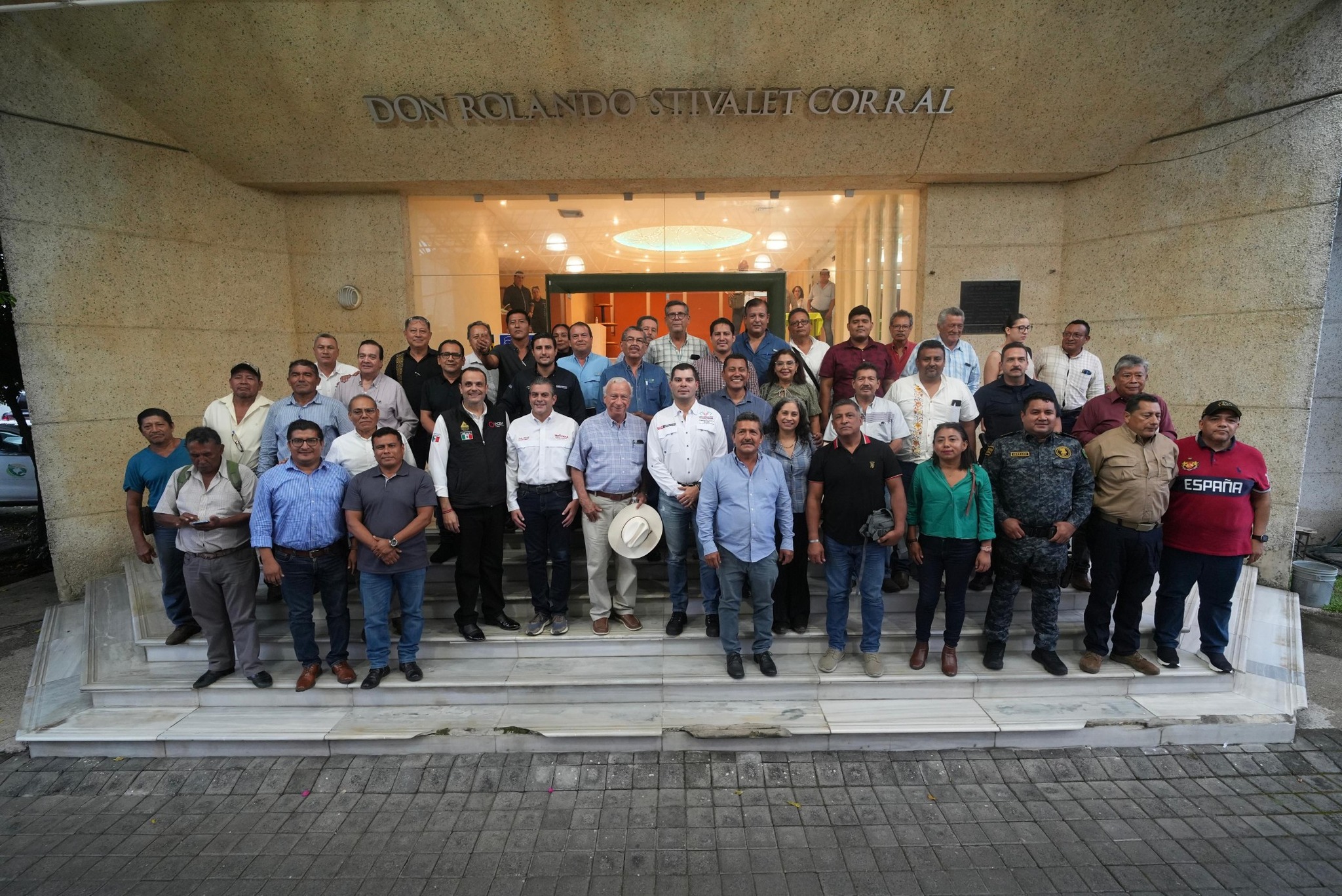 Secretario de Seguridad del Pueblo se reúne con empresarios ganaderos y productores del Soconusco