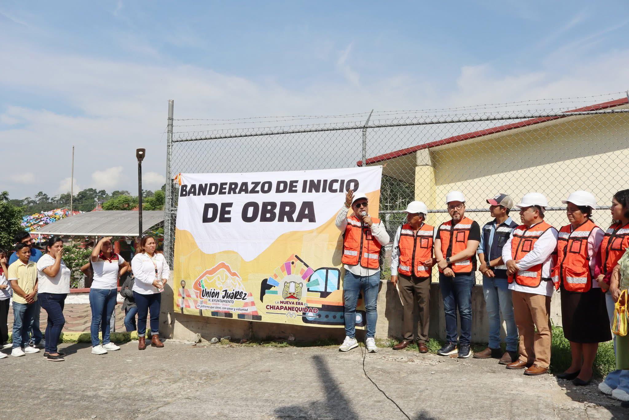 Fabián Barrios de León impulsa mejoras en el Ejido 11 de Abril con drenaje y pavimentación