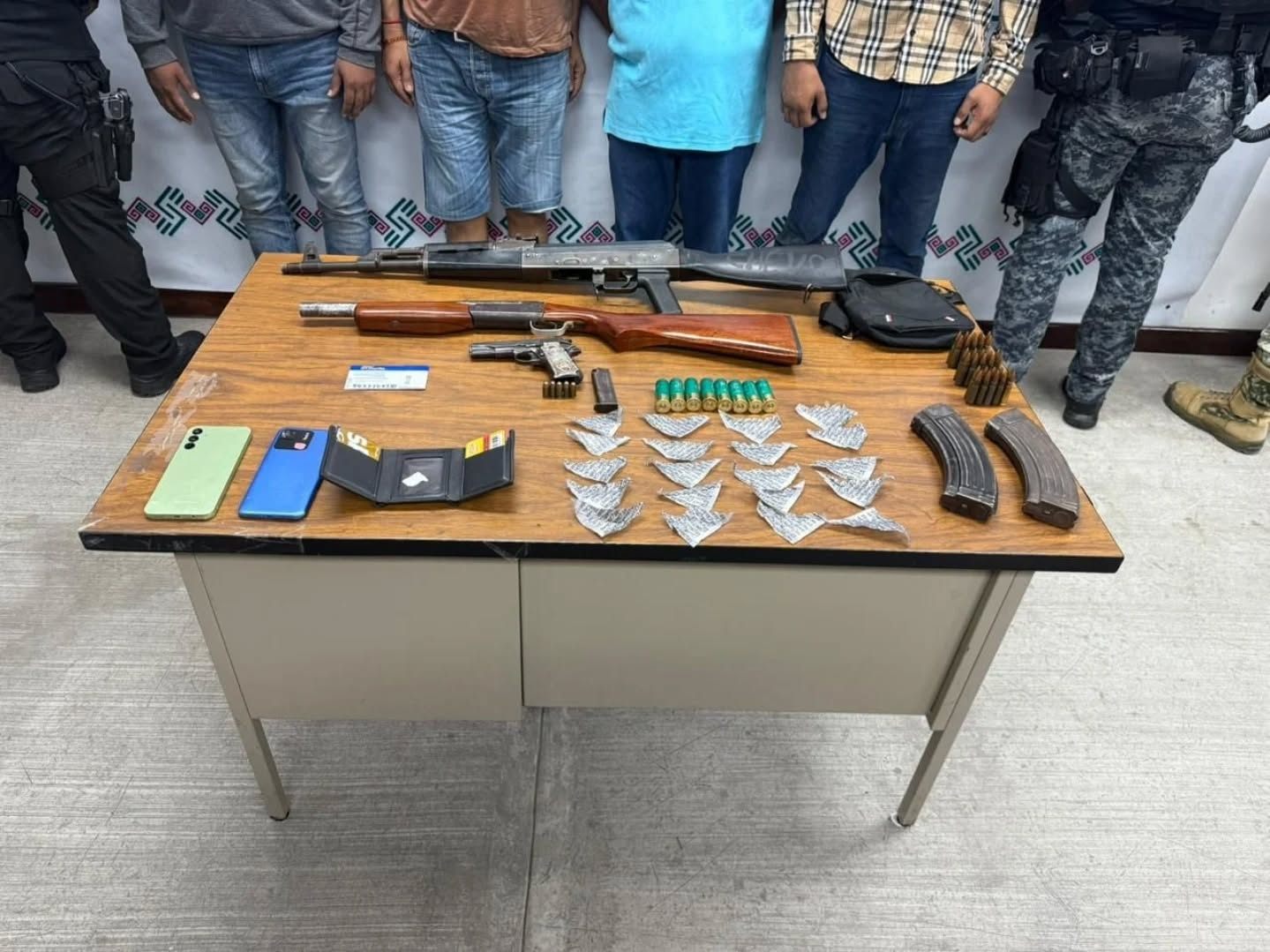 Detienen a presuntos integrantes de célula delictiva en Ocozocoautla