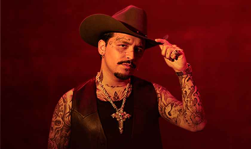 Christian Nodal abre su corazón y confiesa que lloró con la canción “El equivocado” de Ángela Aguilar